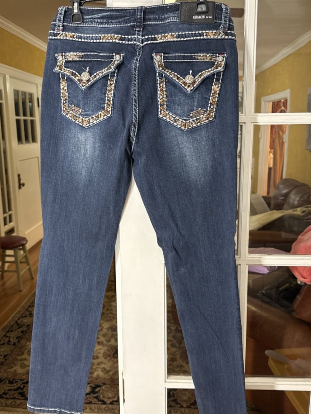 Grace in LA Women's Feathered Arrows Easy Fit Jeans Size 31 Bling flap pockets